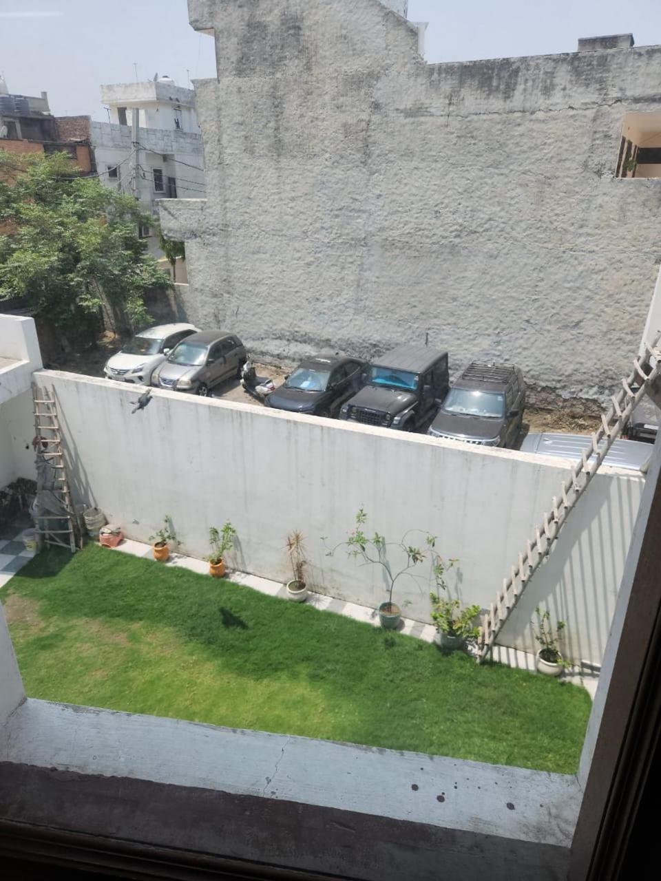 Bed and Breakfast Roop Niwas à Amritsar Extérieur photo